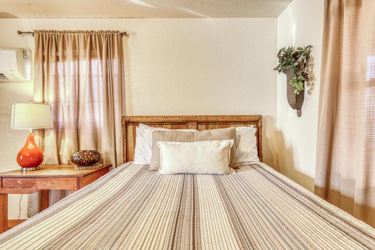 The Olive @ Mendelbaum Winery Guest Cabins Hotel Fredericksburg Eksteriør billede