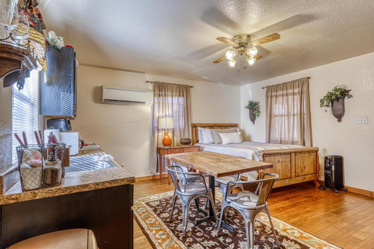 The Olive @ Mendelbaum Winery Guest Cabins Hotel Fredericksburg Eksteriør billede